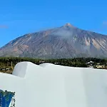 Con Piscina Climatizada 度假居 *