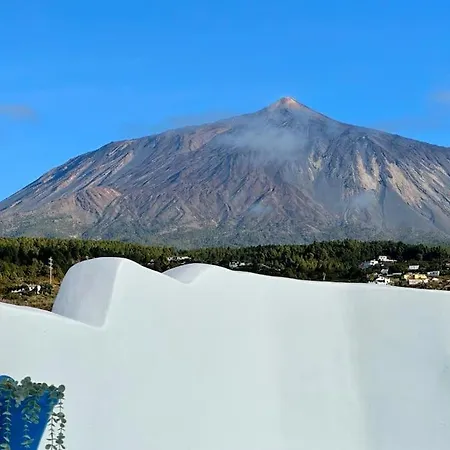 Con Piscina Climatizada 度假居 *